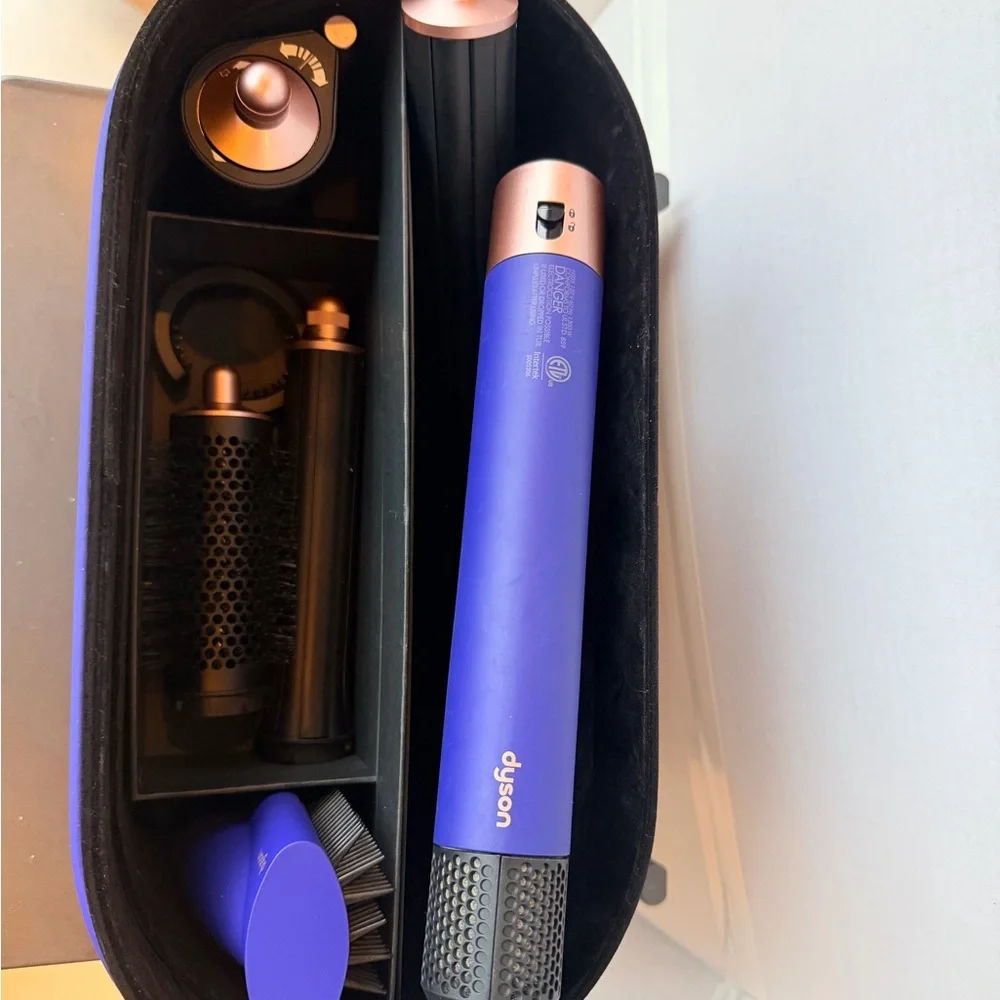 Dyson multi-styler in Violet with Rose Gold Accents - Picture 5 of 9